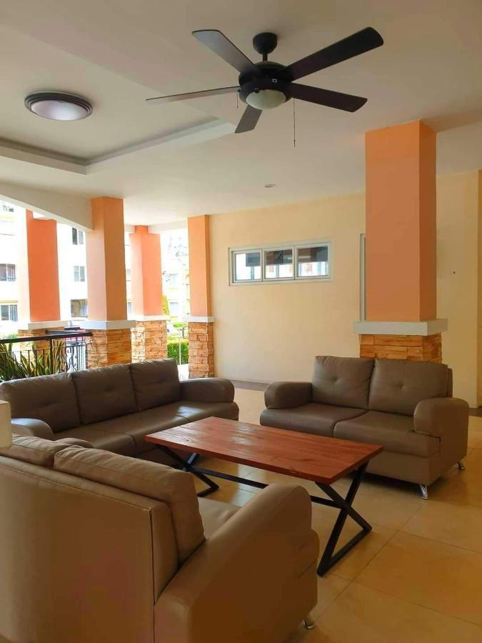 Arezzo Davao Near Sm Lanang & Airport Lejlighed Eksteriør billede